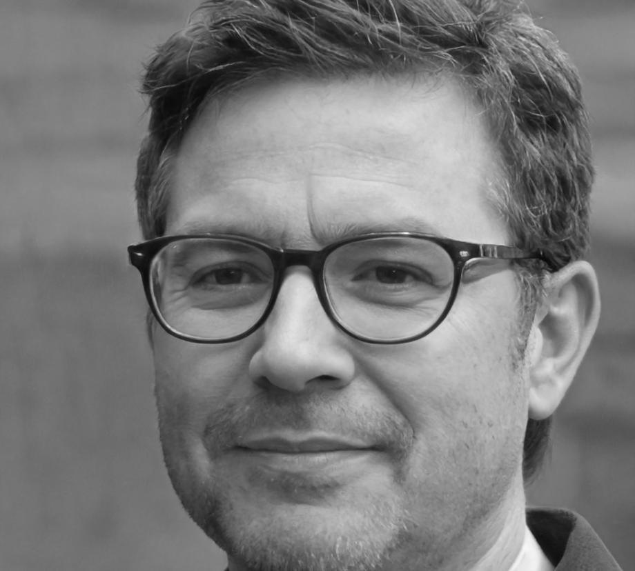 Retrato profesional de Olegario Heras